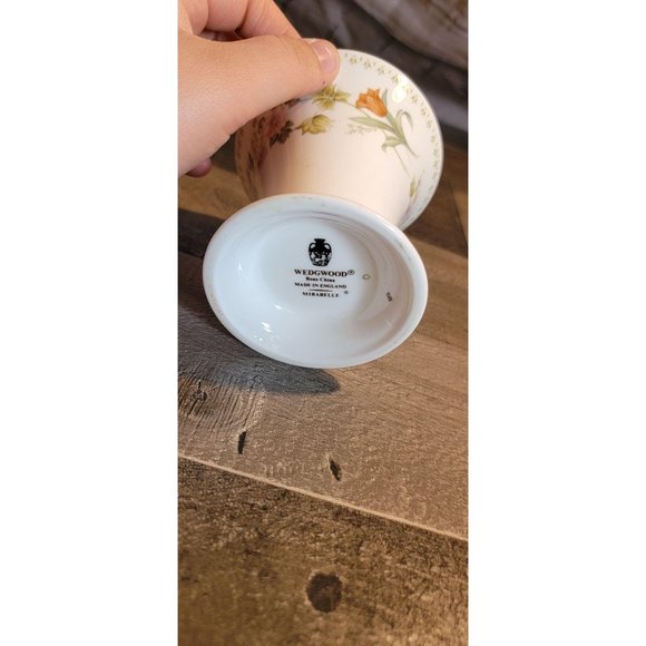 Wedgwood Bone china Made in England Floral pattern - Picture 5 of 5